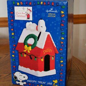 Hallmark Special Edition Snoopy Treat Jar, New